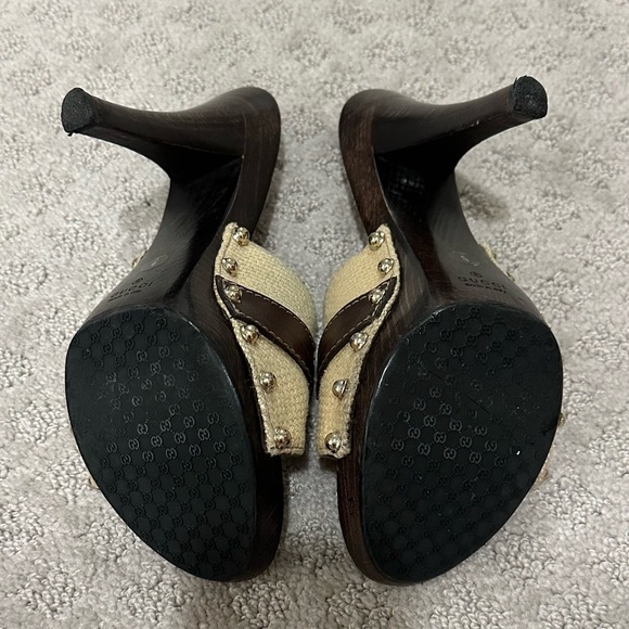 Gucci Wooden Clogs with Gold Horseshoe - Picture 4 of 4